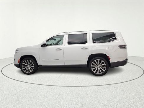 Used 2022 Jeep Grand Wagoneer Series II w/ Convenience Group III image 4