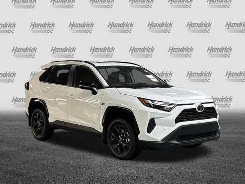 Used 2025 Toyota RAV4 XLE w/ Convenience Package FWD image 2