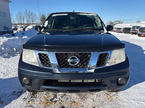 Used 2014 Nissan Frontier SV image 3
