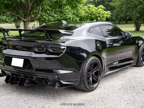 Used 2019 Chevrolet Camaro ZL1 RWD image 8