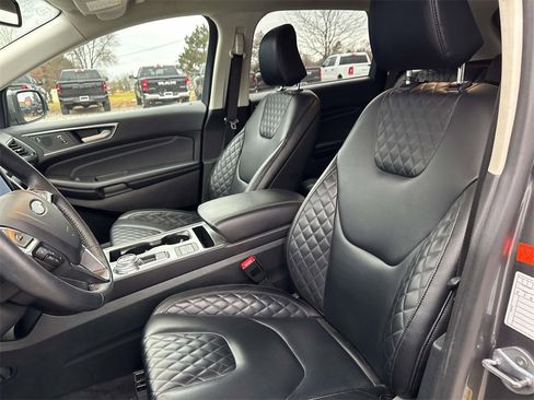 Used 2024 Ford Edge Titanium image 15
