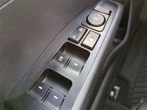 Used 2019 Hyundai Elantra SE w/ Cargo Package image 26