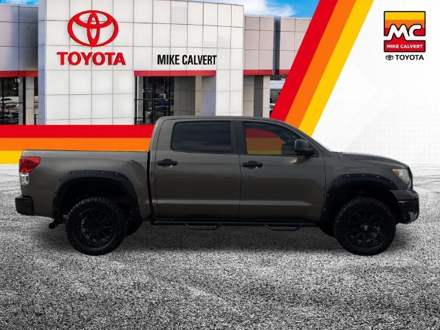 Used 2012 Toyota Tundra 4x4 CrewMax w/ SR5 Pkg image 7