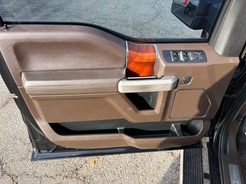 Used 2015 Ford F150 King Ranch w/ Equipment Group 601A Luxury image 10