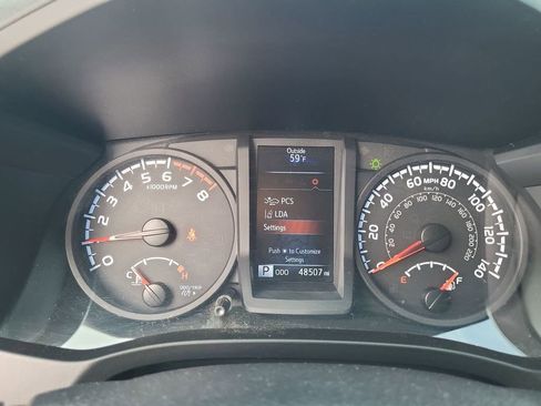 Used 2018 Toyota Tacoma SR w/ SR Convenience Package image 18