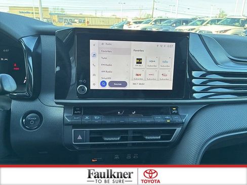 Certified 2025 Toyota Camry Hybrid image 25