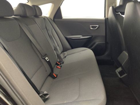 Used 2025 Kia K4 FWD image 19