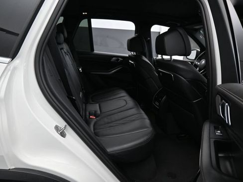 Used 2025 BMW X5 xDrive50e AWD/4WD image 41
