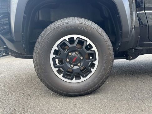 Used 2024 Toyota Tacoma TRD Off-Road image 32