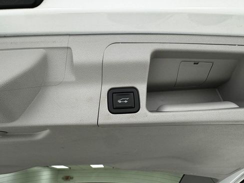 Used 2023 GMC Acadia SLT image 44