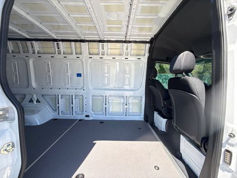 Used 2024 Mercedes-Benz Sprinter 3500 image 23