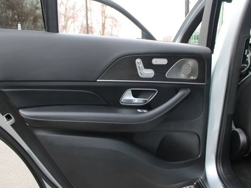 Used 2025 Mercedes-Benz GLS 450 4MATIC image 18