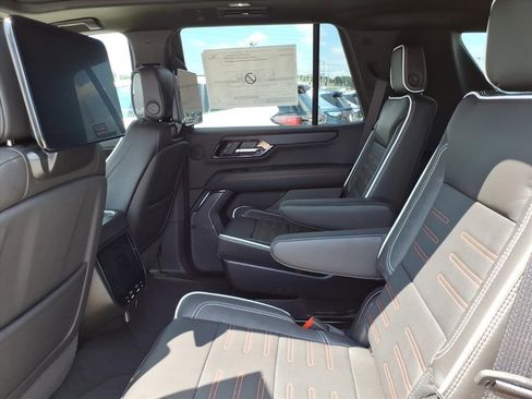 Used 2025 GMC Yukon AT4 Ultimate image 12