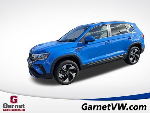 Certified 2023 Volkswagen Taos SE image 1