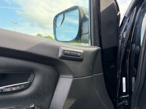 Used 2021 Nissan Titan PRO-4X w/ Pro-4x Convenience Package AWD/4WD image 14