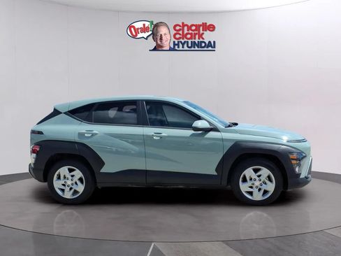 Used 2024 Hyundai Kona SE FWD image 6