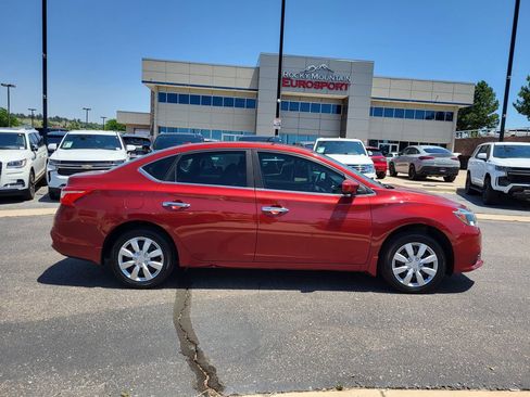 Used 2017 Nissan Sentra SV FWD image 3