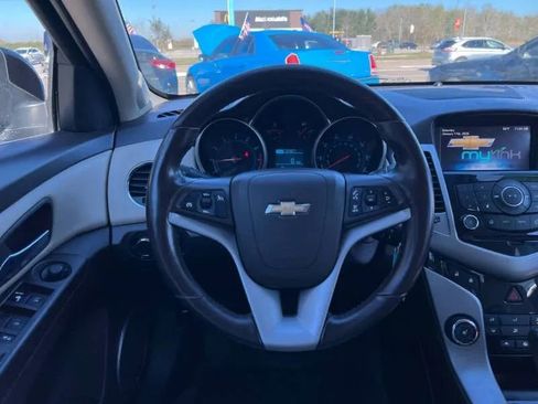Used 2013 Chevrolet Cruze LT image 17