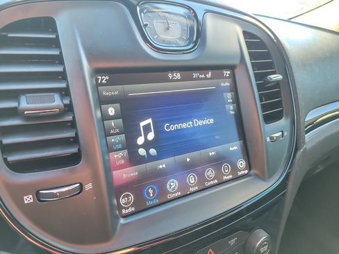 Used 2019 Chrysler 300 S image 13