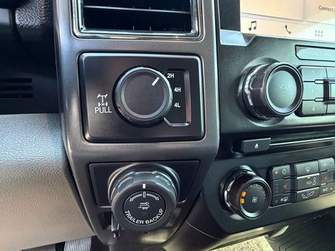 Used 2017 Ford F150 XLT w/ Equipment Group 302A Luxury AWD/4WD image 25