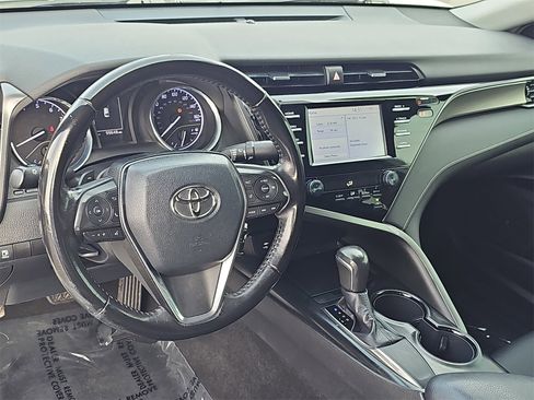 Used 2019 Toyota Camry SE w/ Carpet Mat Package image 14