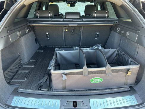 New 2025 Land Rover Range Rover Velar Dynamic SE image 8