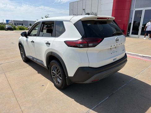 Used 2023 Nissan Rogue S AWD/4WD image 3