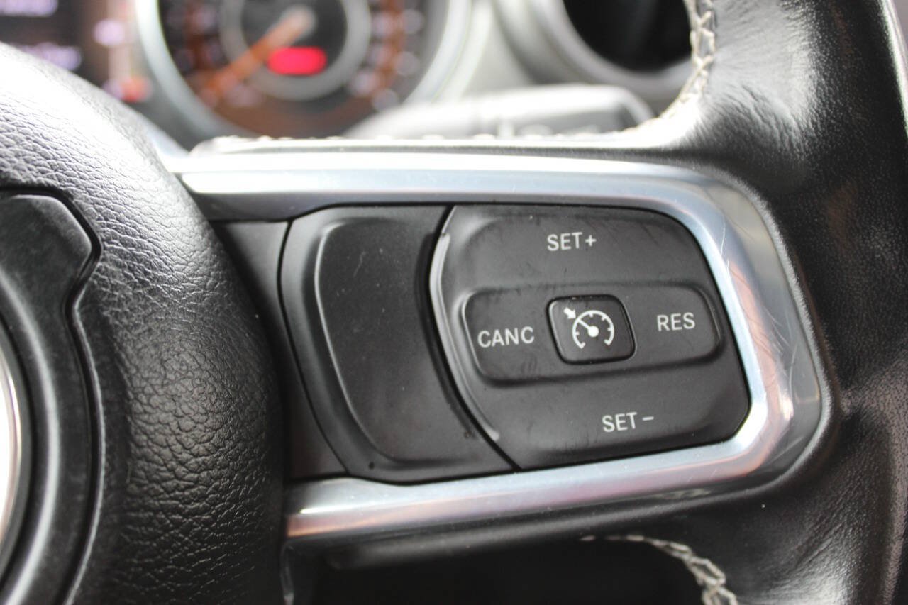 Used 2023 Jeep Gladiator Overland w/ Cold Weather Group AWD/4WD image 25