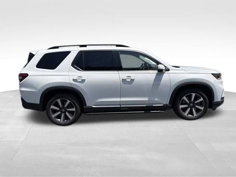 Used 2025 Honda Pilot Touring image 14