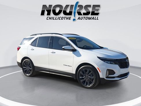 Used 2024 Chevrolet Equinox RS w/ LPO, Floor Liner Package FWD image 2