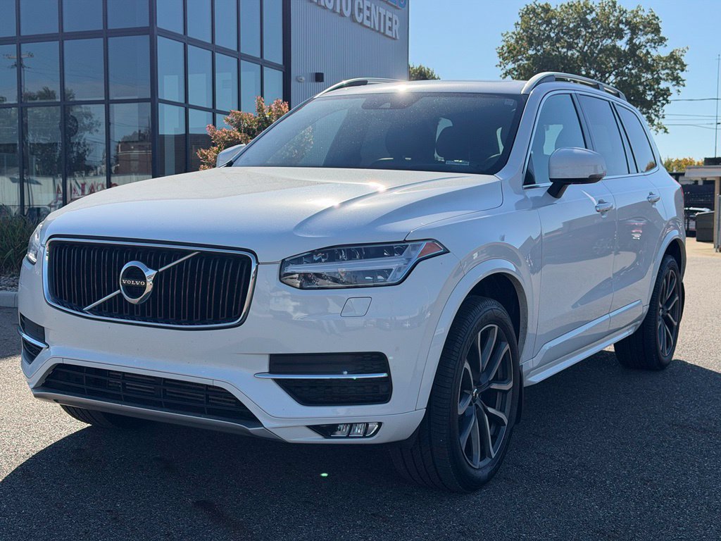 Used 2018 Volvo XC90 T5 Momentum w/ Momentum Plus Package FWD image 1