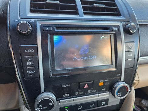 Used 2013 Toyota Camry LE image 15