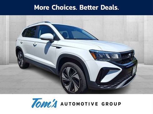 Used 2024 Volkswagen Taos SE AWD/4WD image 1