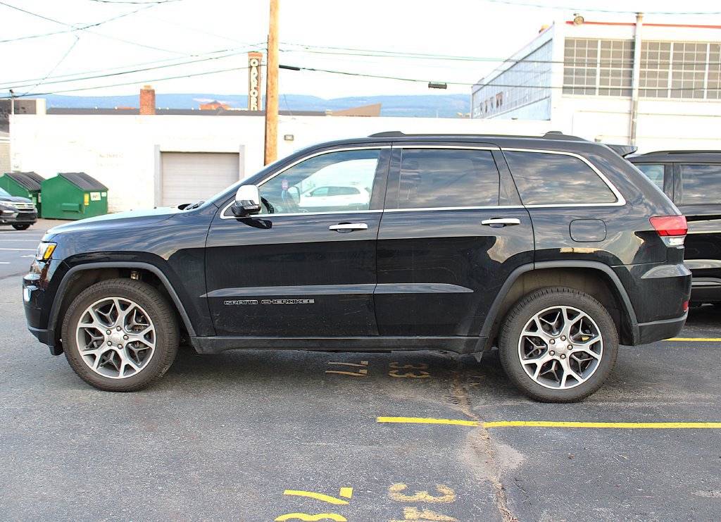 Certified 2021 Jeep Grand Cherokee Limited w/ Luxury Group II AWD/4WD image 3