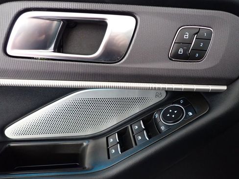 Used 2025 Ford Explorer ST image 22