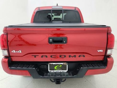 Used 2020 Toyota Tacoma SR image 5