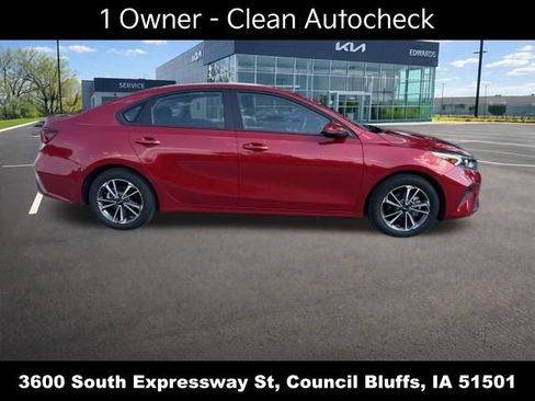 Used 2023 Kia Forte LXS w/ LXS Technology Package FWD image 2
