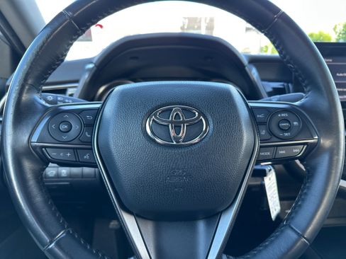 Used 2021 Toyota Camry SE FWD image 18