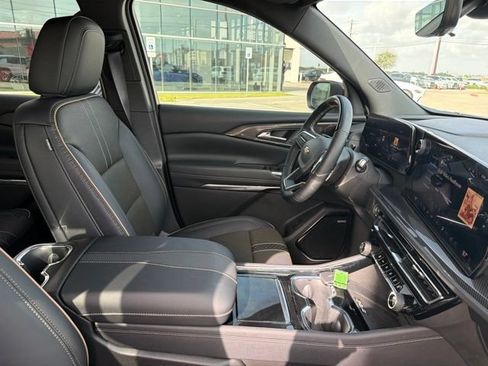 Used 2026 Chevrolet Traverse High Country FWD image 24