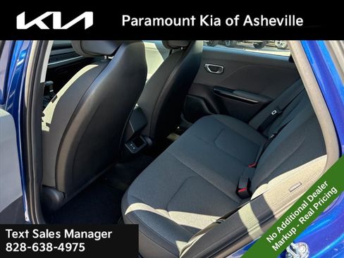 New 2025 Kia K4 LXS image 18