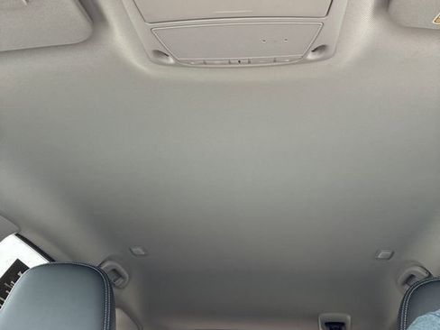 Used 2024 Nissan Murano SV image 16