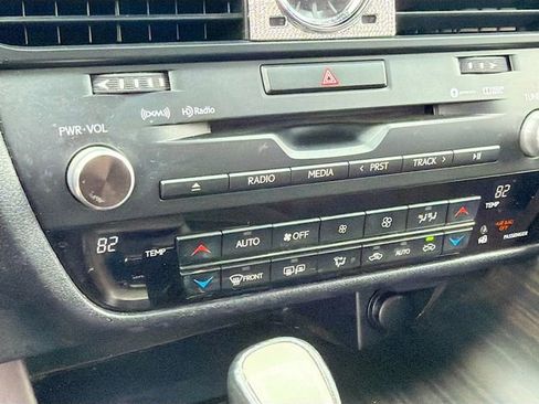 Used 2017 Lexus RX 350 350 w/ Premium Package image 16