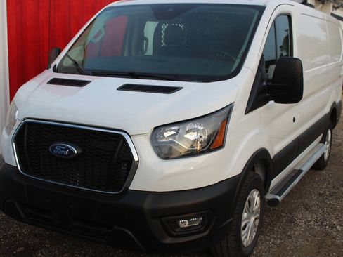 Used 2025 Ford Transit 250 Low Roof w/ Exterior Upgrade Package RWD image 2