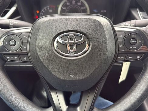 Used 2022 Toyota Corolla LE image 13