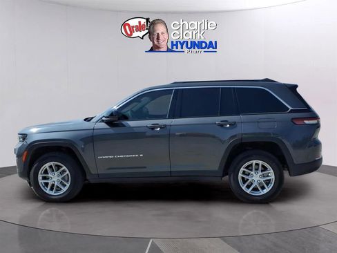 Used 2025 Jeep Grand Cherokee Laredo X image 2