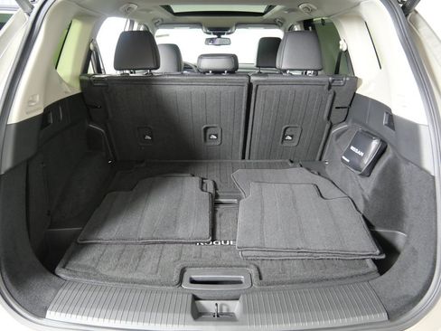 Used 2026 Nissan Rogue Platinum w/ Platinum Premium Package AWD/4WD image 17