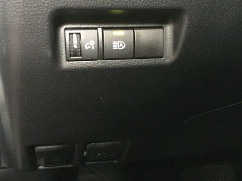 Used 2023 Toyota RAV4 LE AWD/4WD image 17