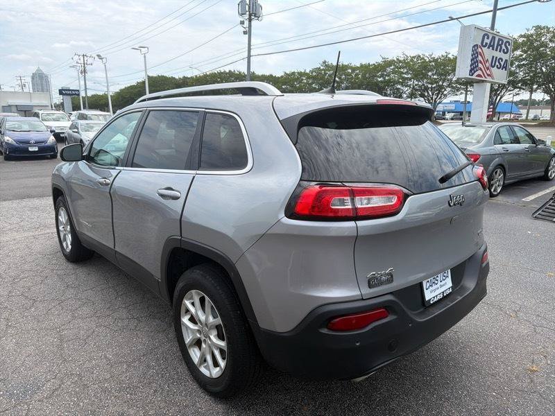 Used 2016 Jeep Cherokee Latitude w/ Safety/Convenience Group AWD/4WD image 6