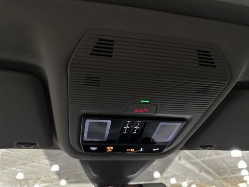 New 2026 Volkswagen Atlas SE image 34