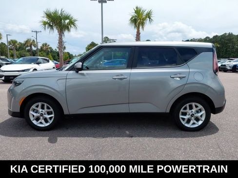 Certified 2025 Kia Soul LX w/ LX Technology Package FWD image 8